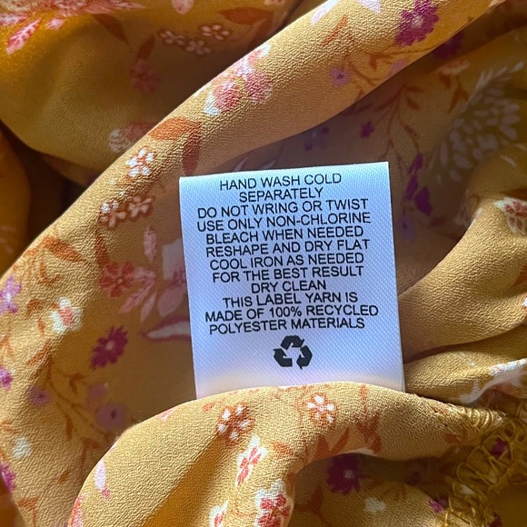 Pink Rose Floral Gold Sleeveless Top Size Large NWT - Picture 2 of 5